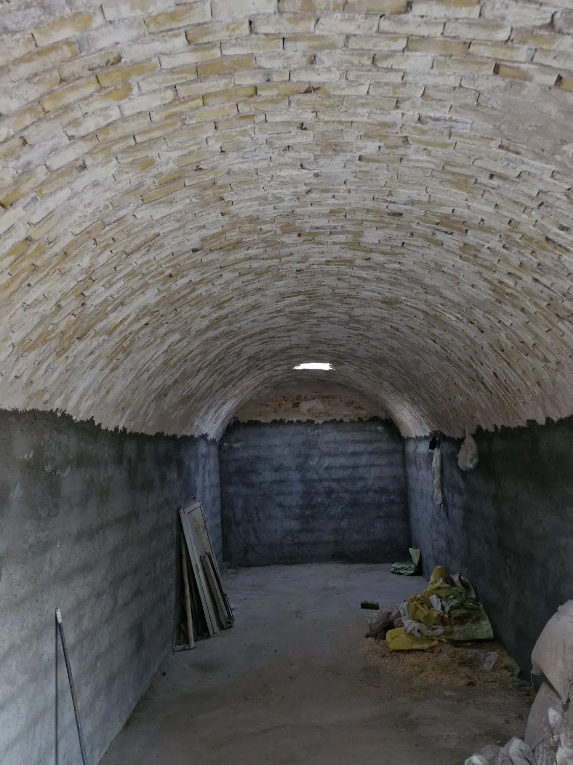 آغول(طویله)چاه متورشیراز(روستای الله آباد)