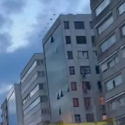 ملک پیش فروش