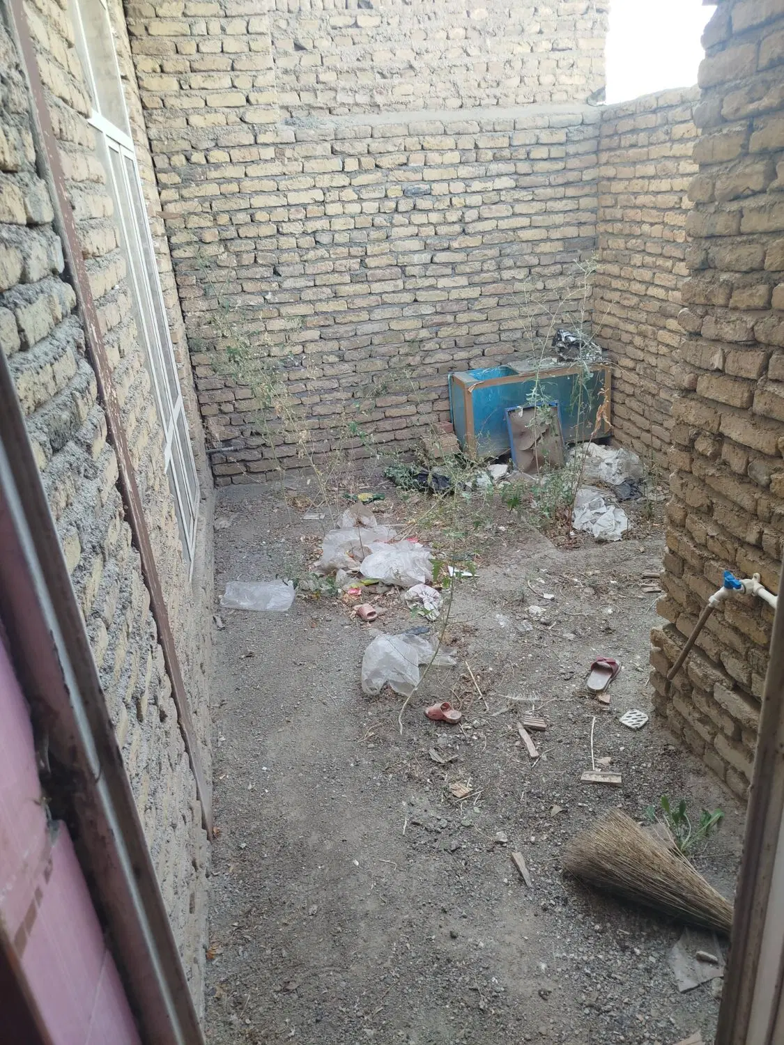 خانه مسکونی دوطبقه  درمحله قاضی