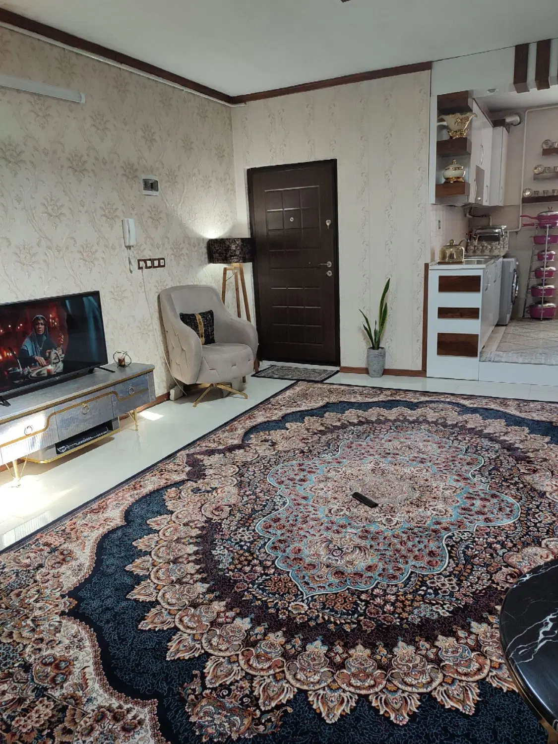 اپارتمان رهن و اجاره ای ۲خوابه