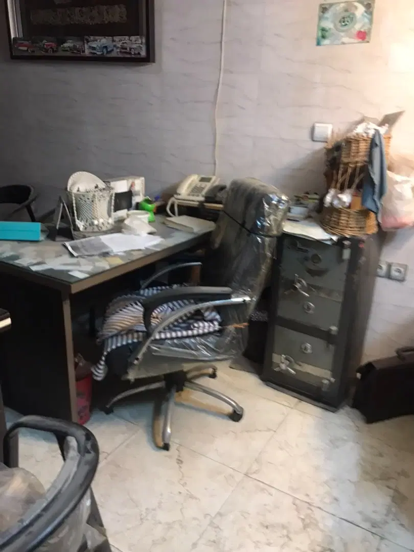 ملک تجاری به مساحت ۳۰ متر در ۴ طبقه