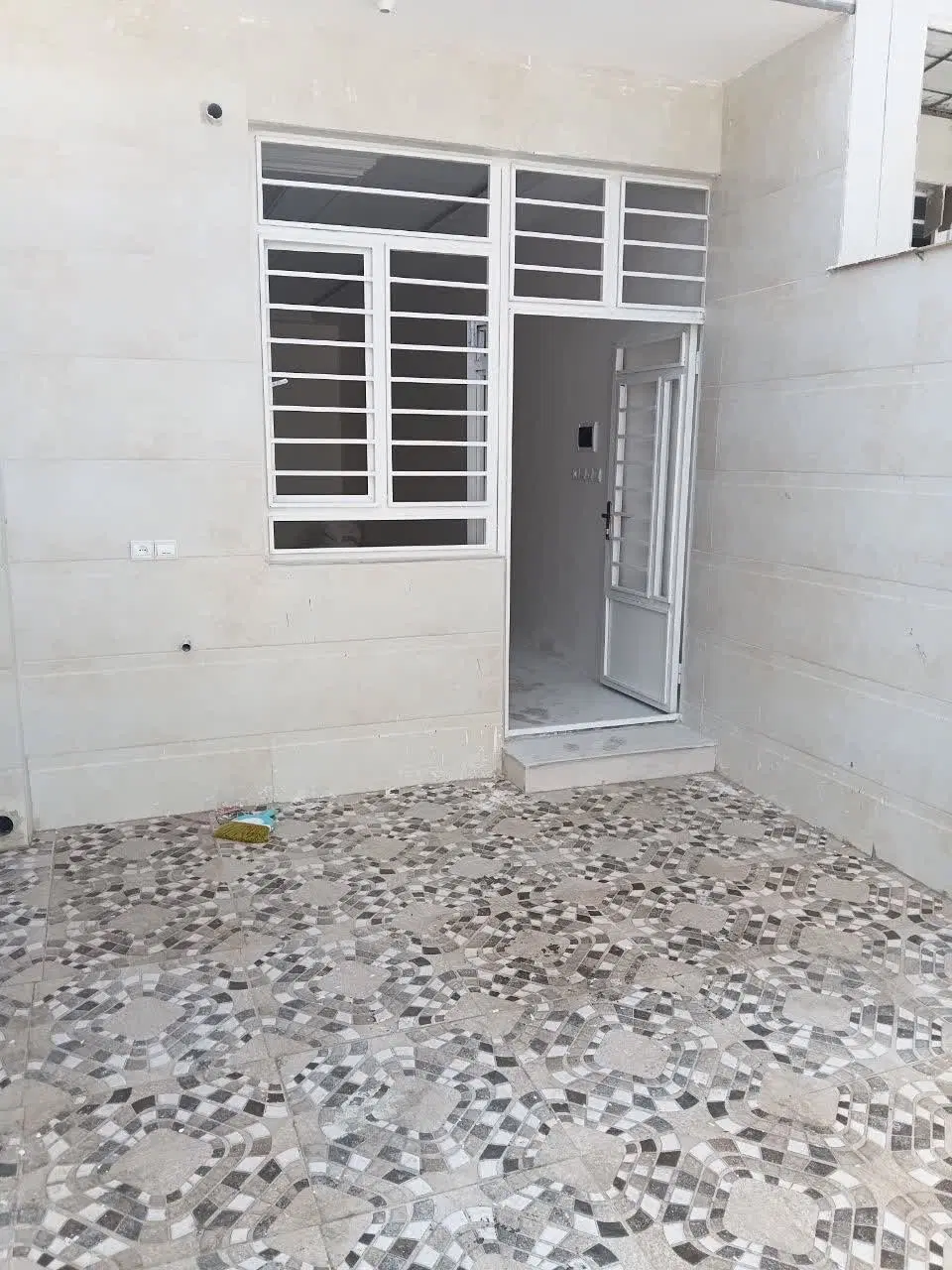 خانه مسکونی تاوری