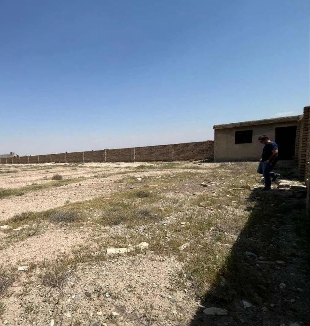 زمین ۴۰۰ متری