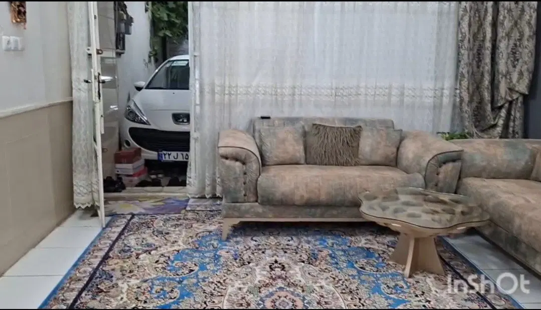 فروش همکف حاشیه کمال 12 میلان 20متری