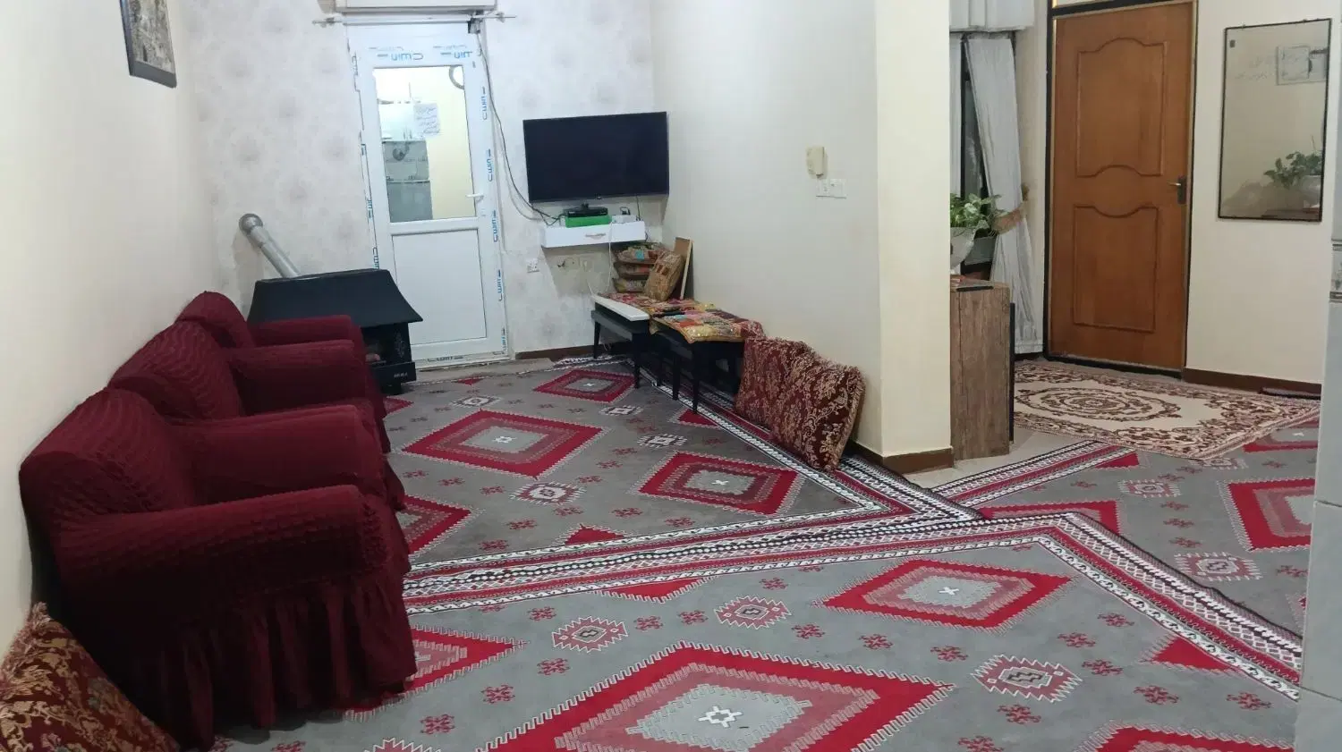 منزل  تمیز با امکانات  کامل وپارگینگ