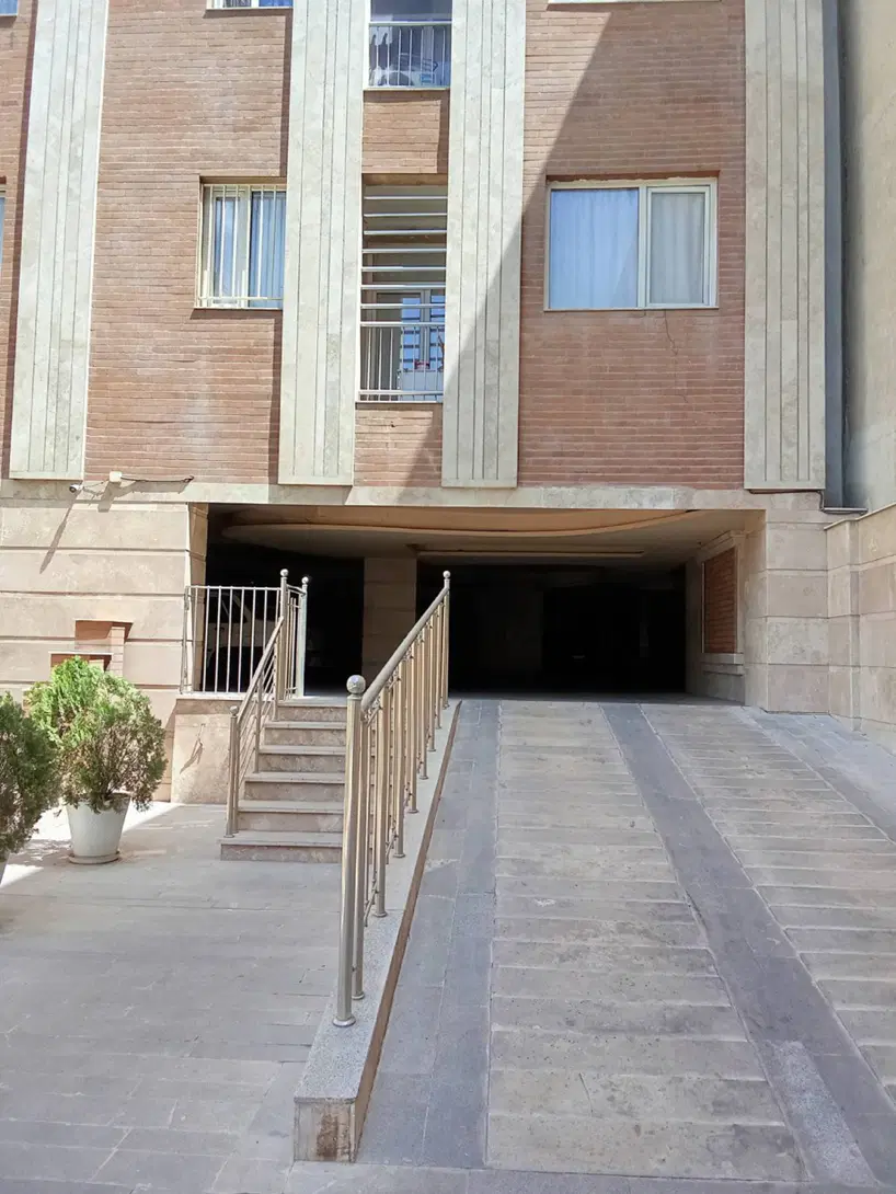 فروش آپارتمان ۸۱ متری جانبازان شرقی نوساز