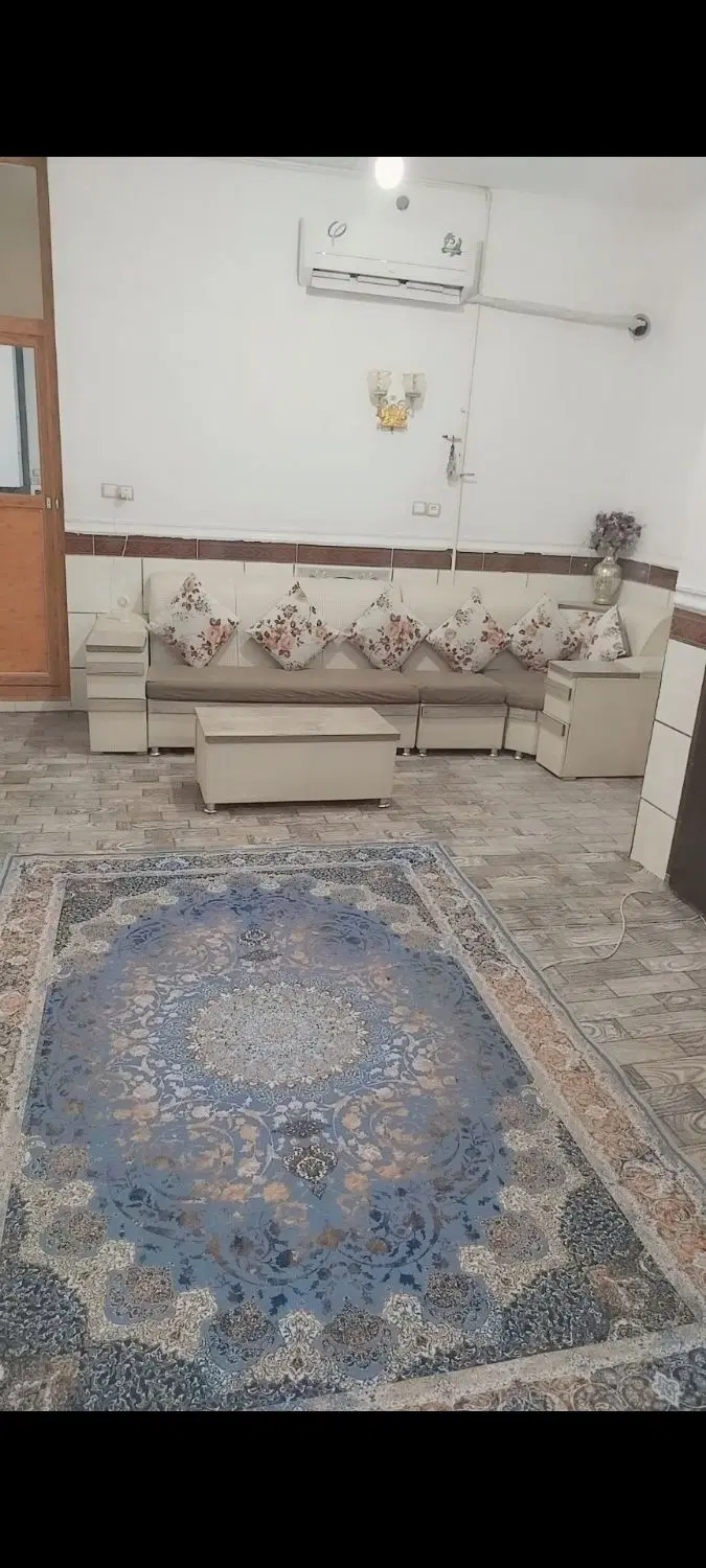 خانه ویلایی درعباره
