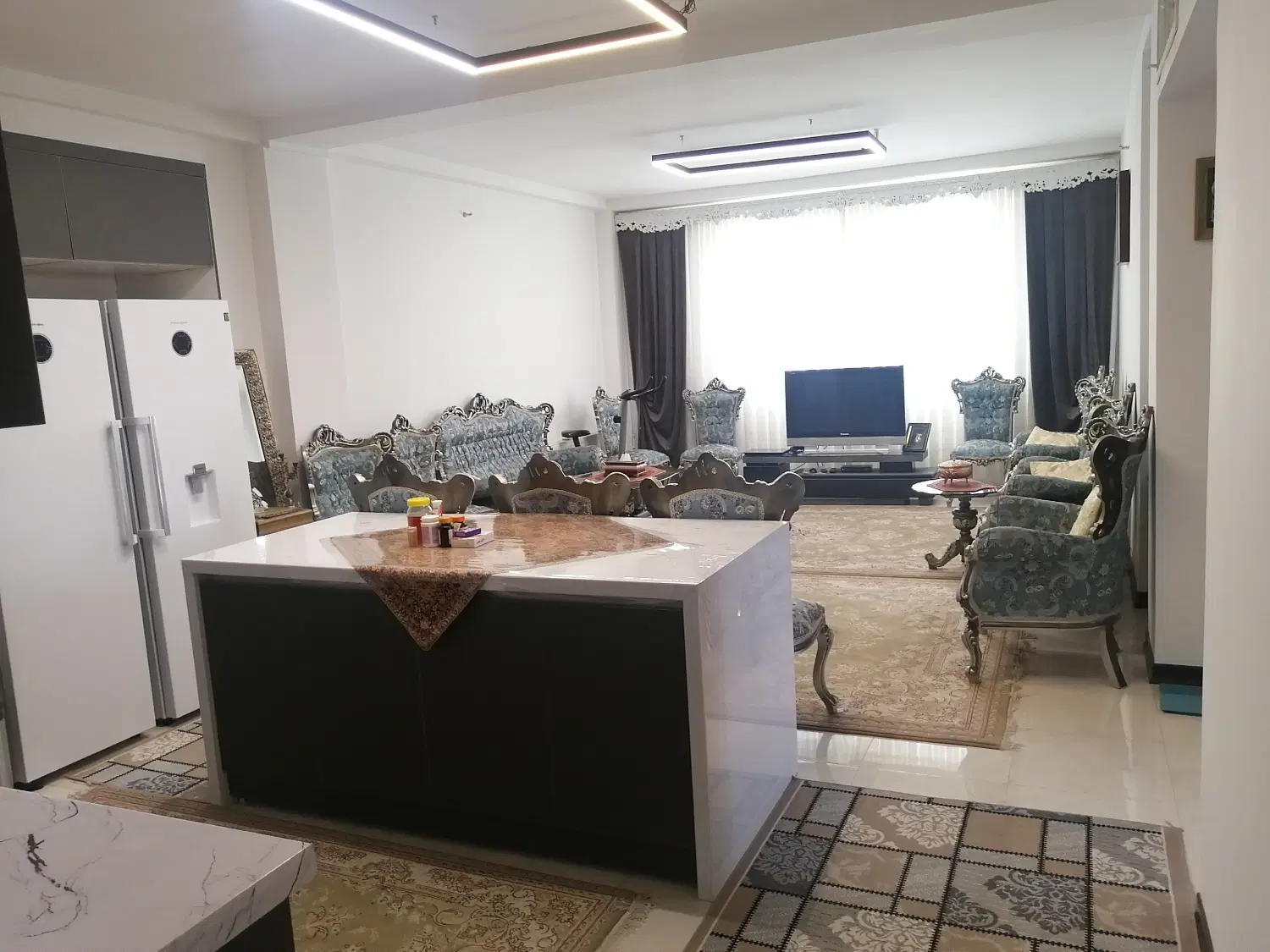 آپارتمان مسکونی کارن