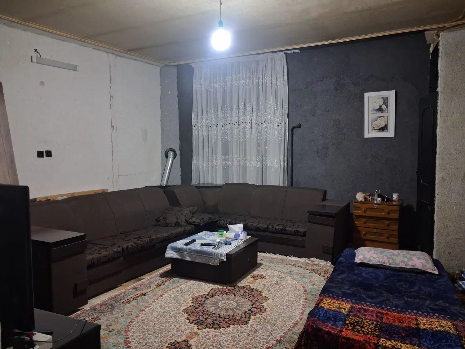 خیابان کارگراول آبشار کوچه شهید جلیلوند پلاک 17
