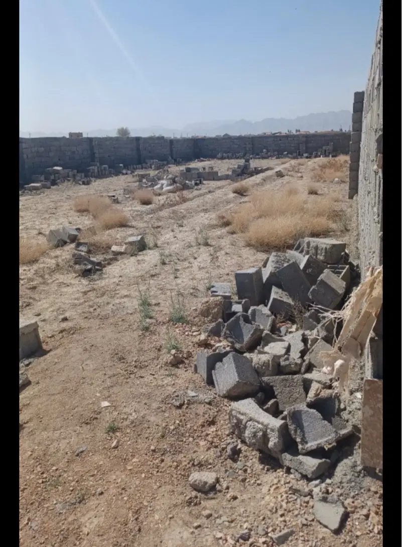 چهاردیواری باغی