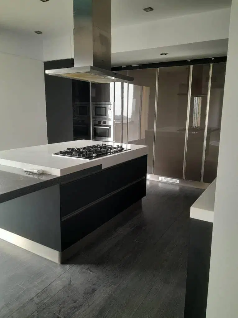 فروش 3 خواب مدرن در تاپ برج فرشته با تراس بزرگ