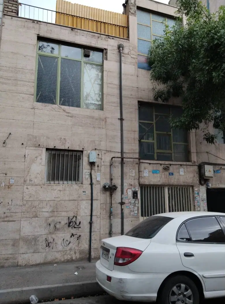 کلنگی ۹۰ متر جنوبی قابل سکونت