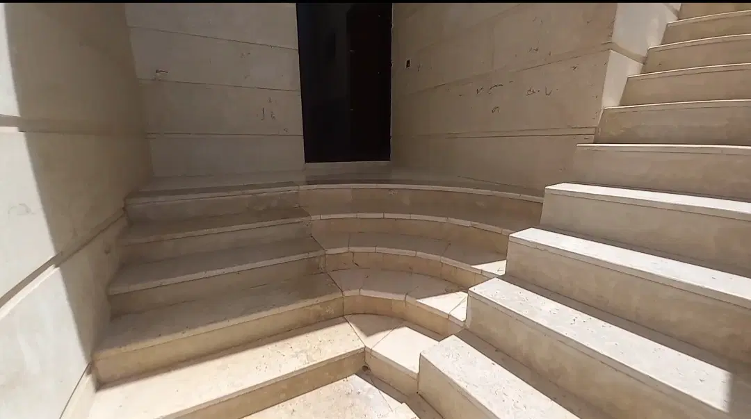 منزل دوطبقه