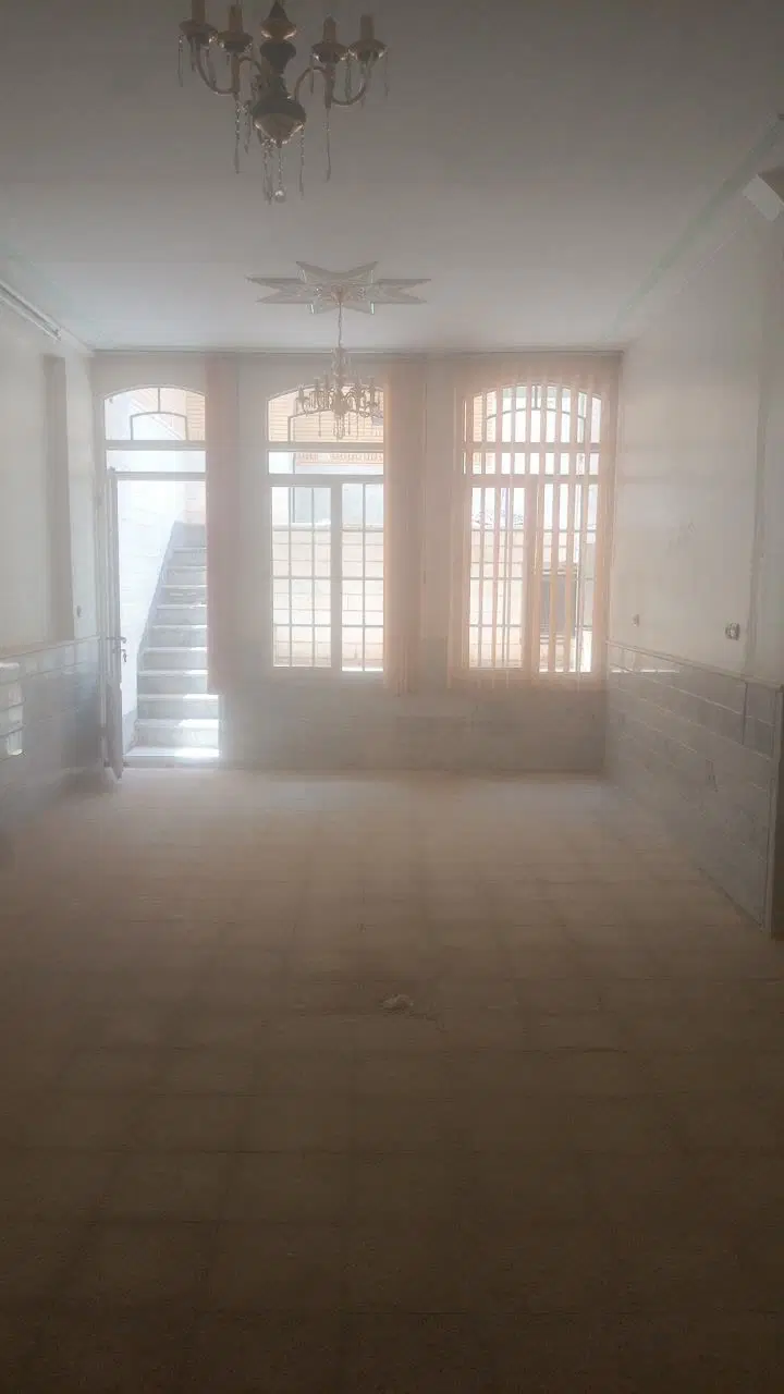 خانه ی دو طبقه دربست