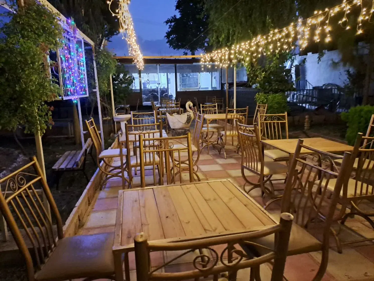 اجاره باغ رستوران