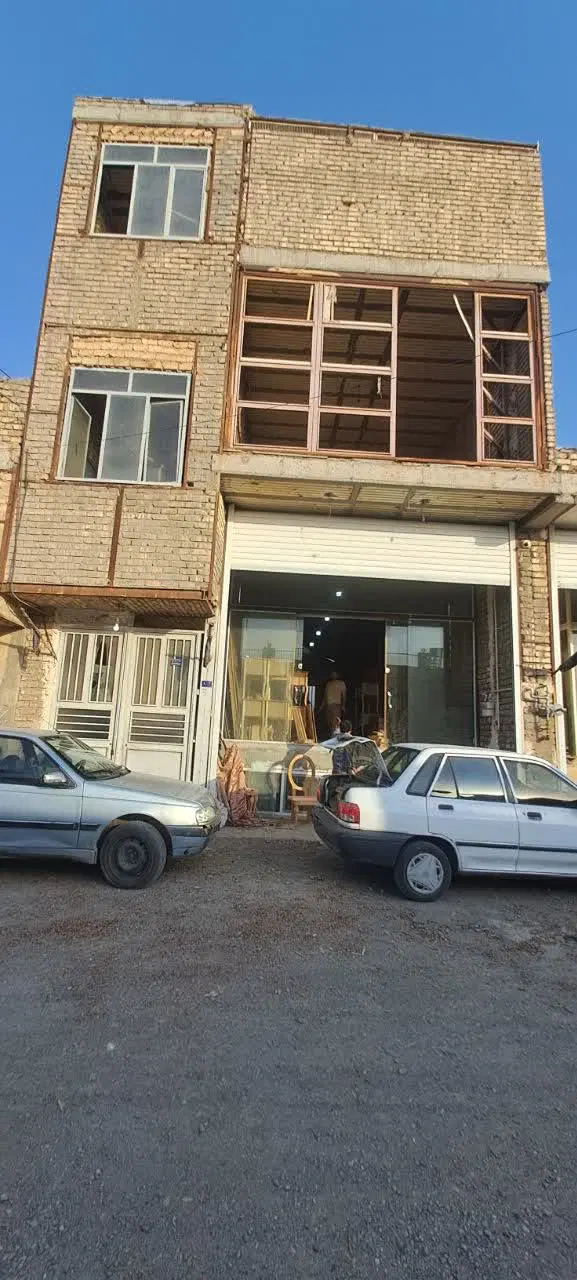 ملک تجاری کارگاهی سه طبقه در کاسه گران