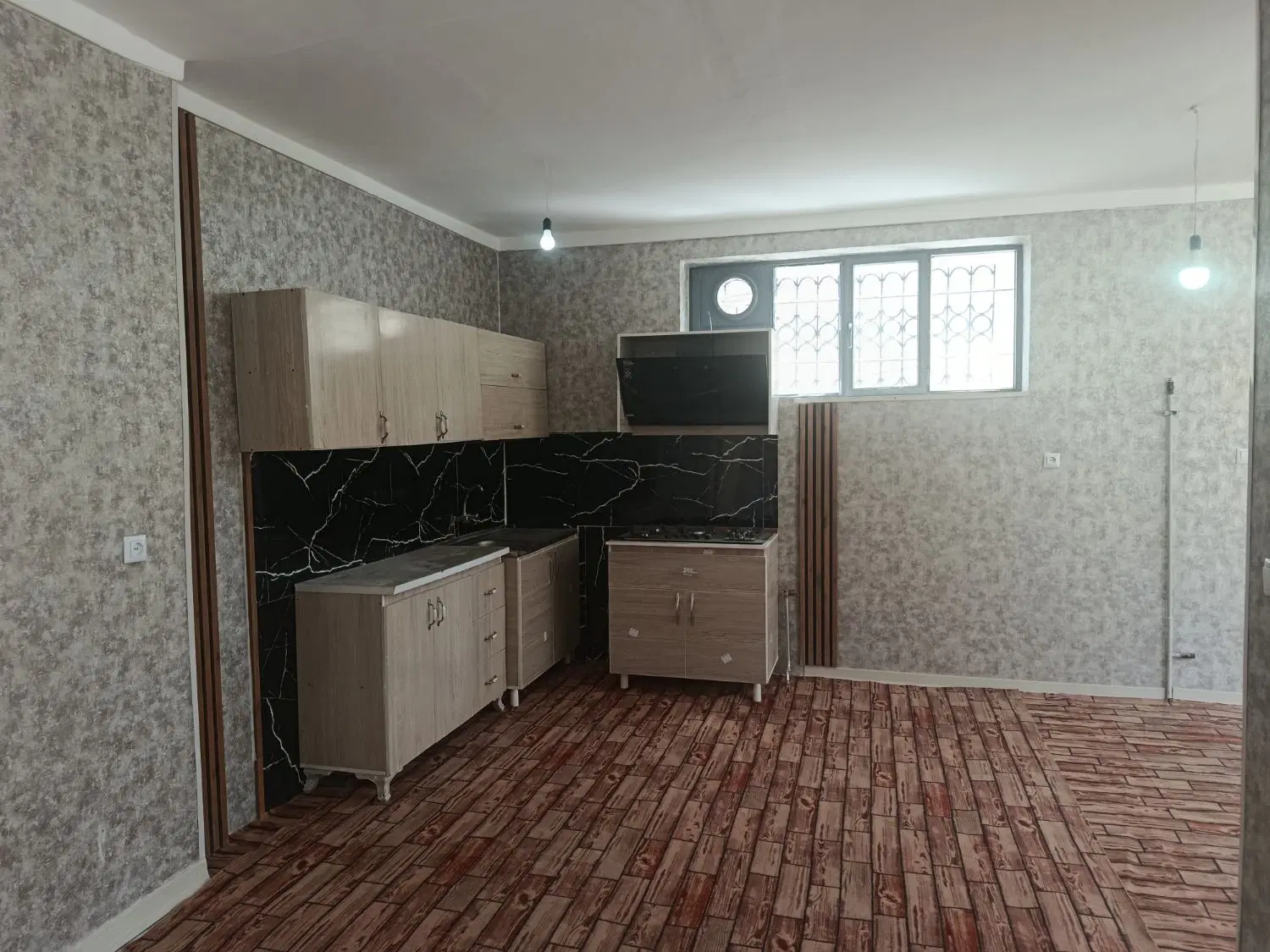 حیاط فروشی صمدزاده ۱۰۱ متر دو نبش دو طبقه