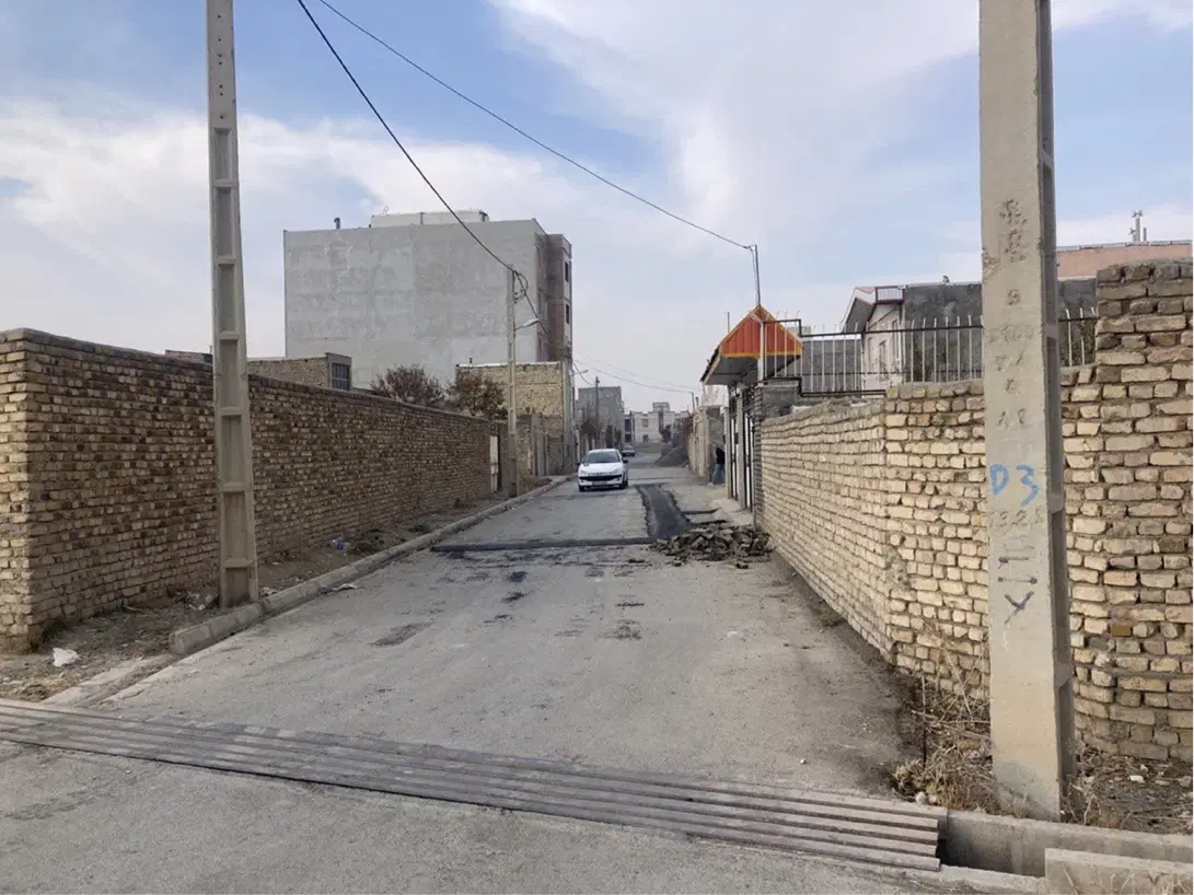 چهار دیواری حاجی آباد