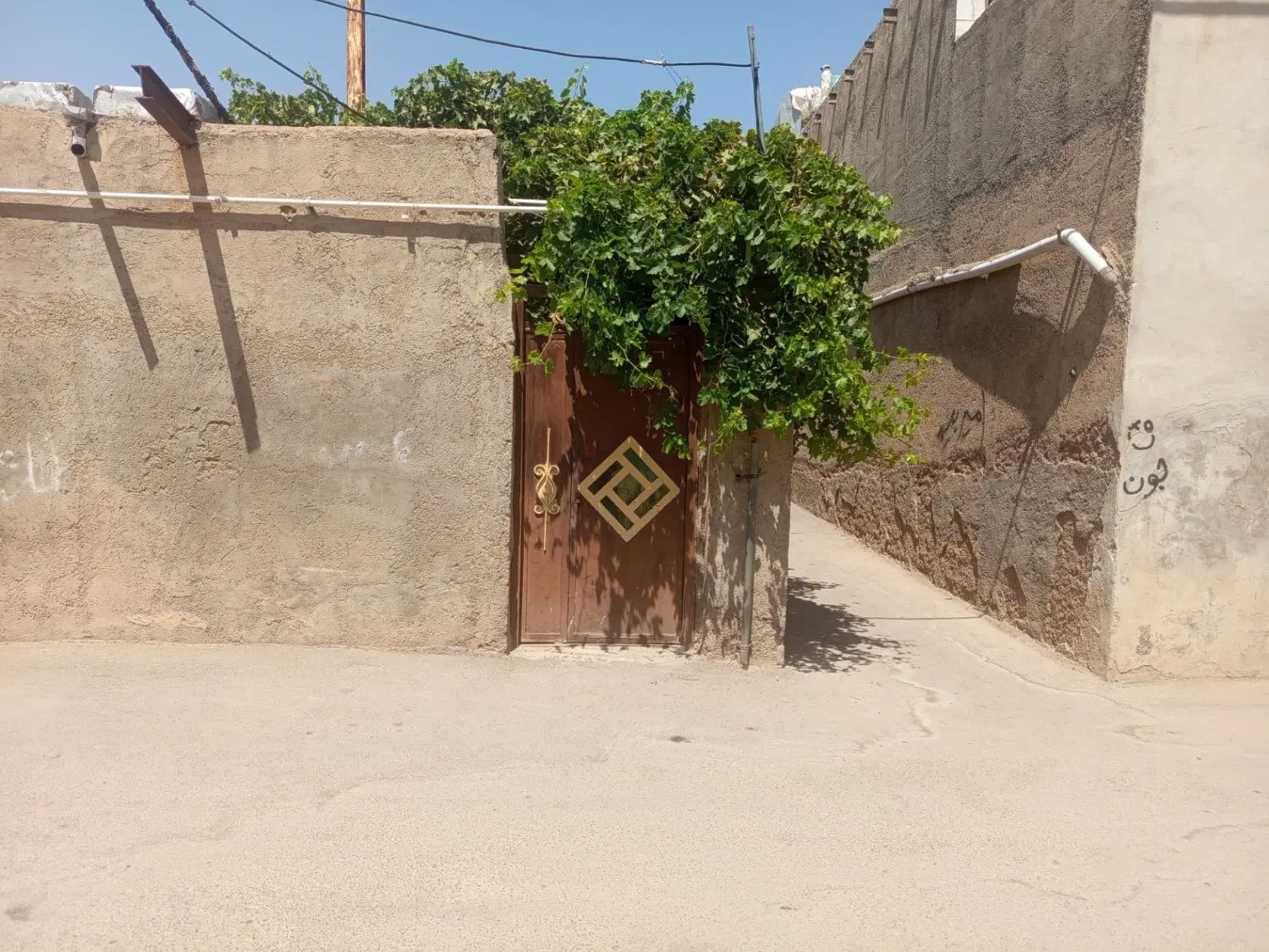 خانه 50متری در خیابان عاشورا کوچه آسمان 24