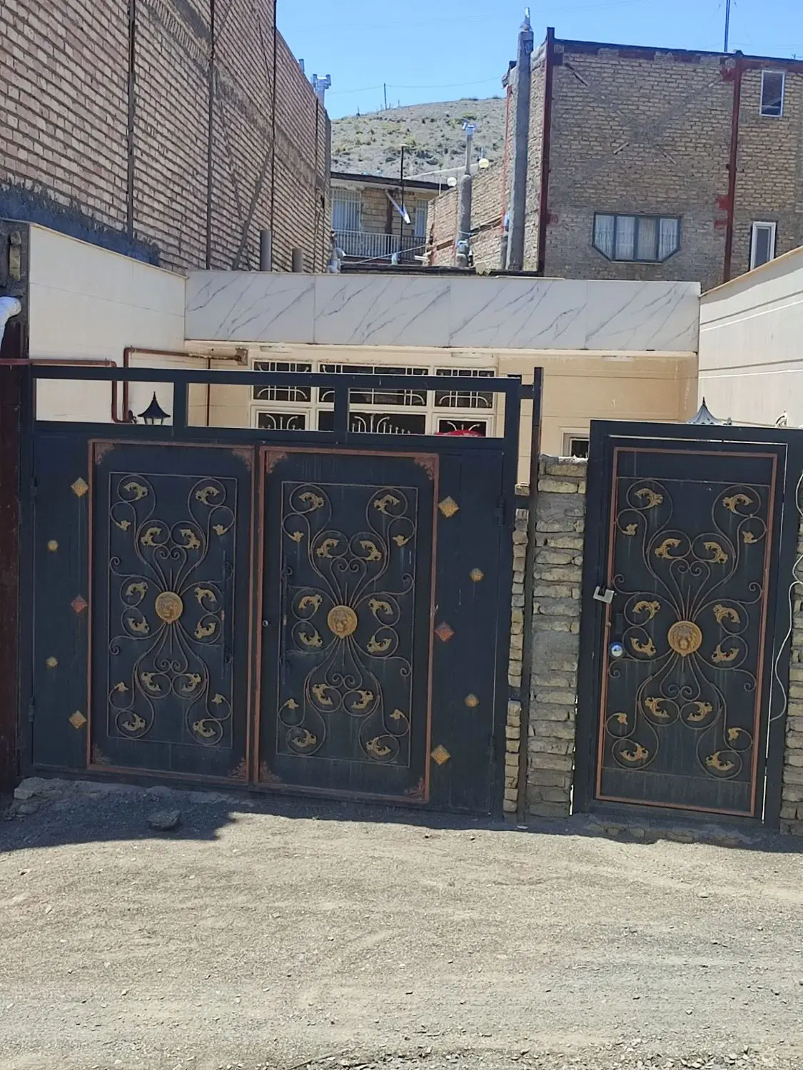 ملک ویلایی درروستا