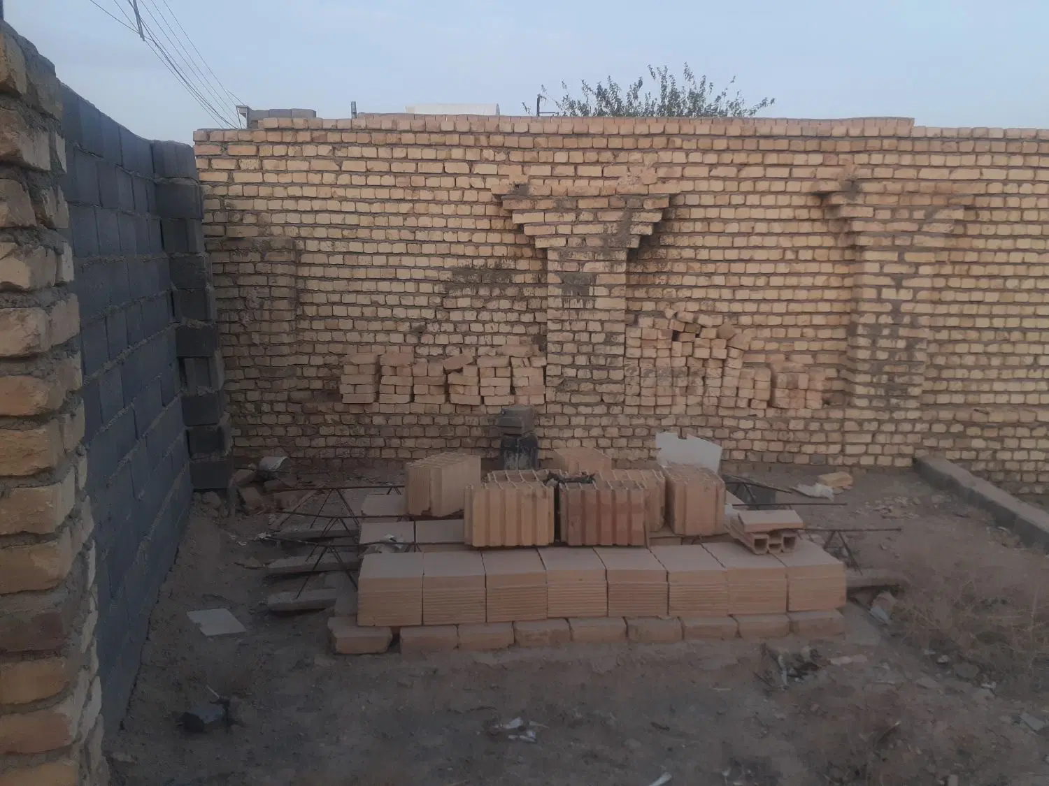 چهاردیواری برای باغچه