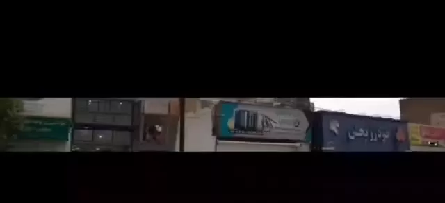 یک ساختمان چهار طبقه فول امکانات