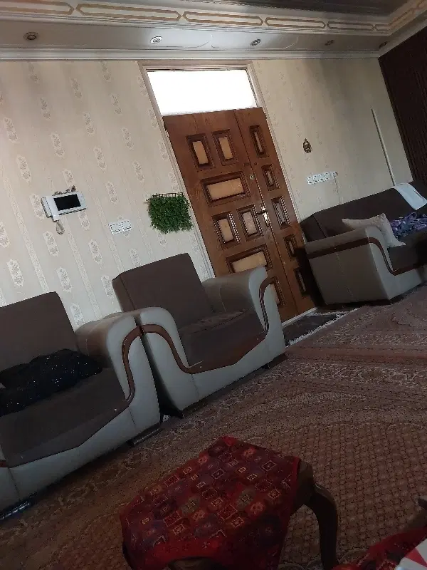 آپارتمان طبقه دوم شهرک سینا