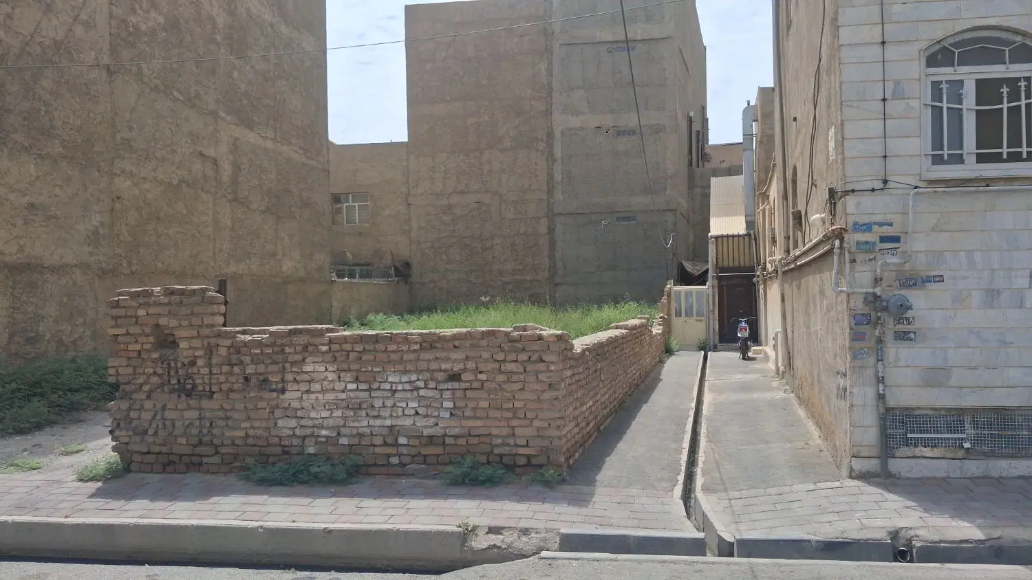 زمین ۲۱۳ متری کاشانی مطهری