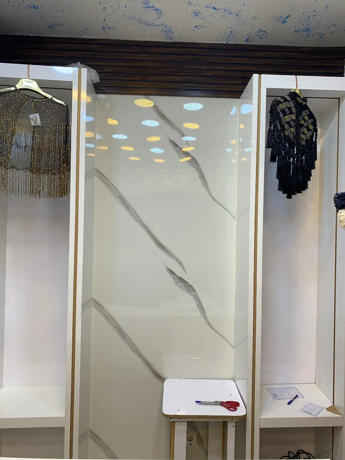 مغازه پارچه فروشی تو بازار زیتون رمکان
