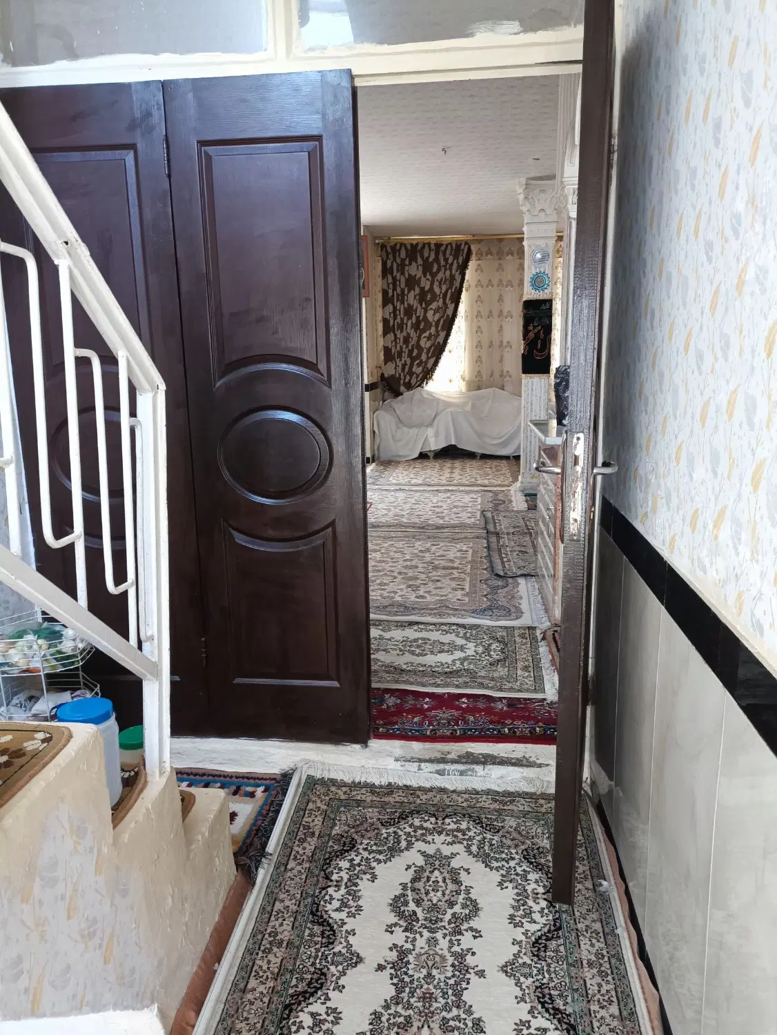 خانه ویلایی در محله  باغ نی 250متر