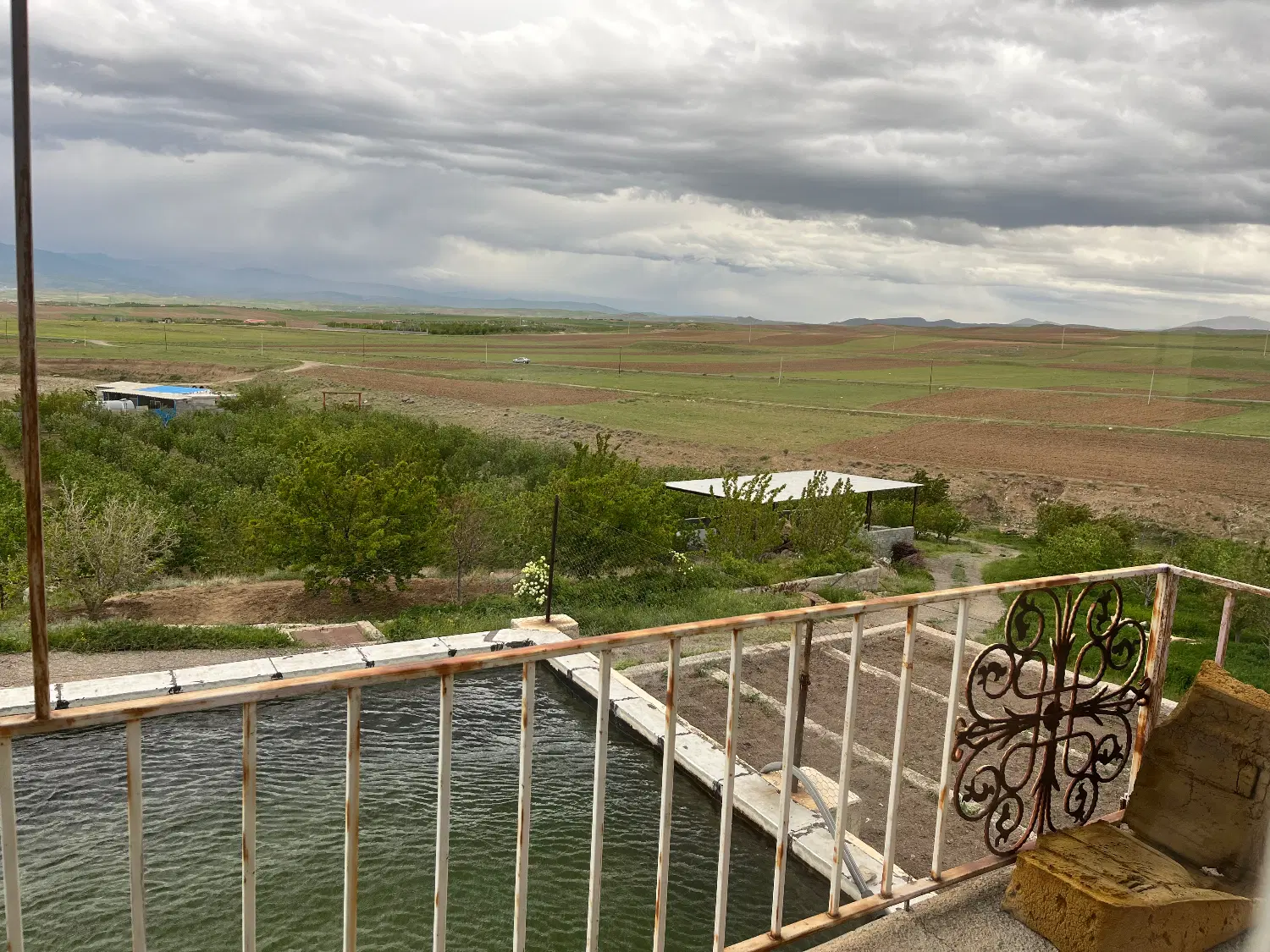 فروش باغ بینظیر در روستای پسته بیگ ۱_۵ هیکتار