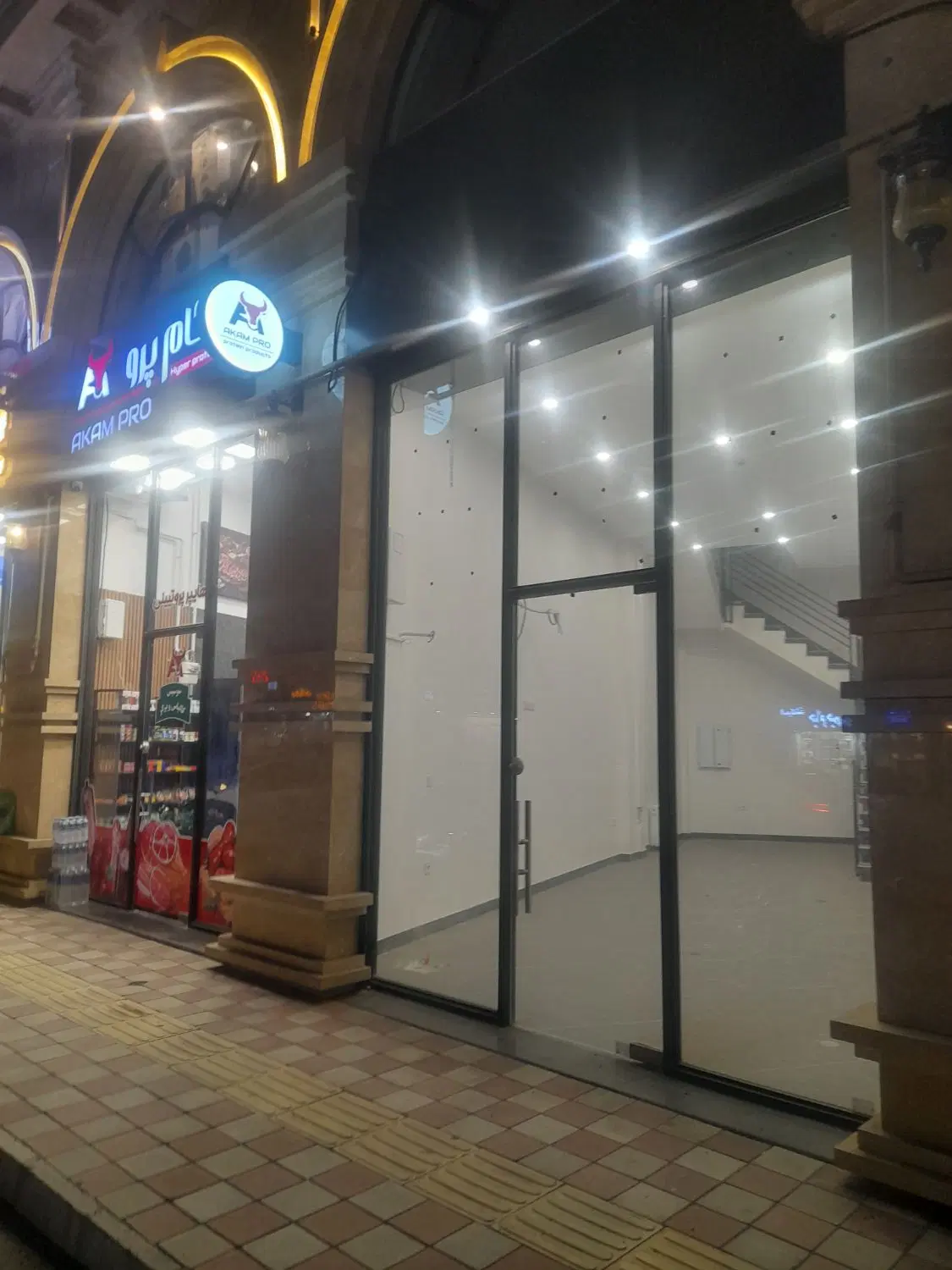 مغازه گلسار ۵۰ متر وبالکن هم ۵۰ متر رهن واجاره