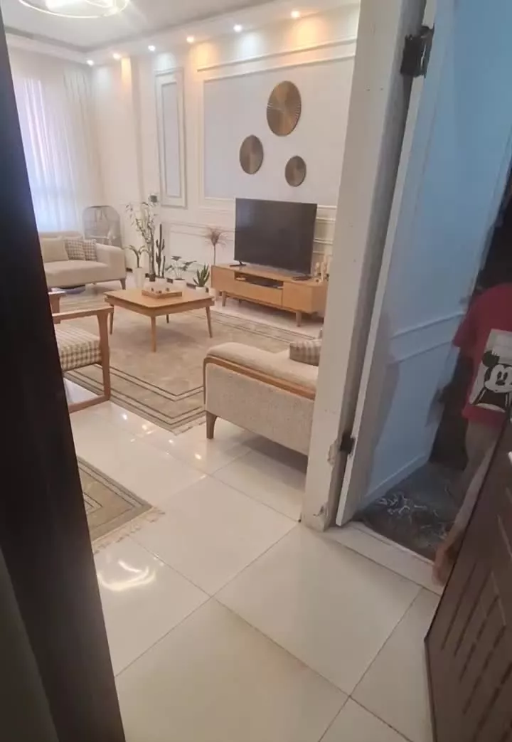 آپارتمان ۹۰ متری بهدگانی غفوری