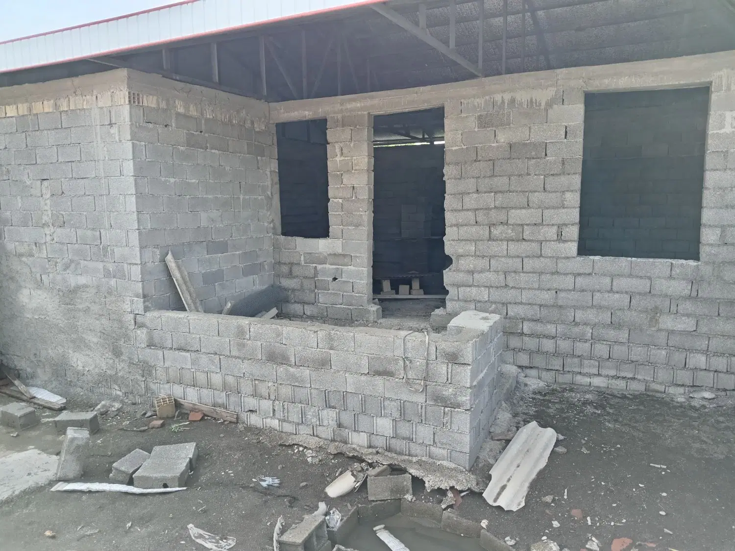 خونه ای نیمه کاره شهرک جوادالائمه