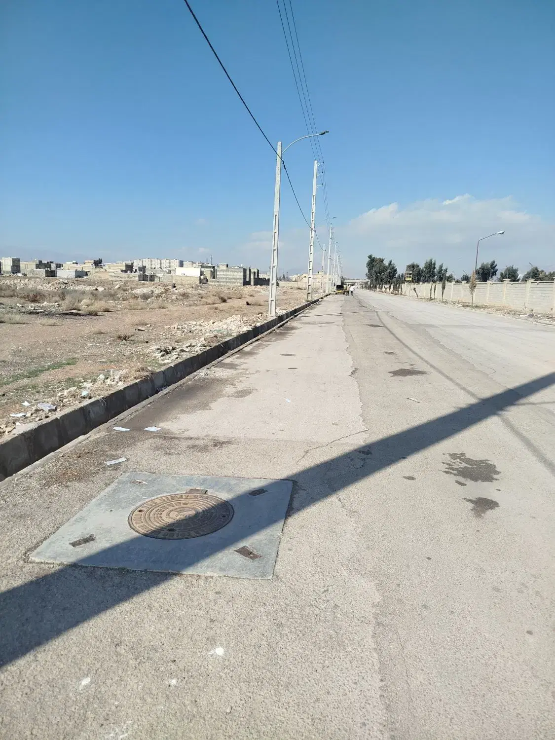 زمین 300متری دارای سند تک برگ ملکی .