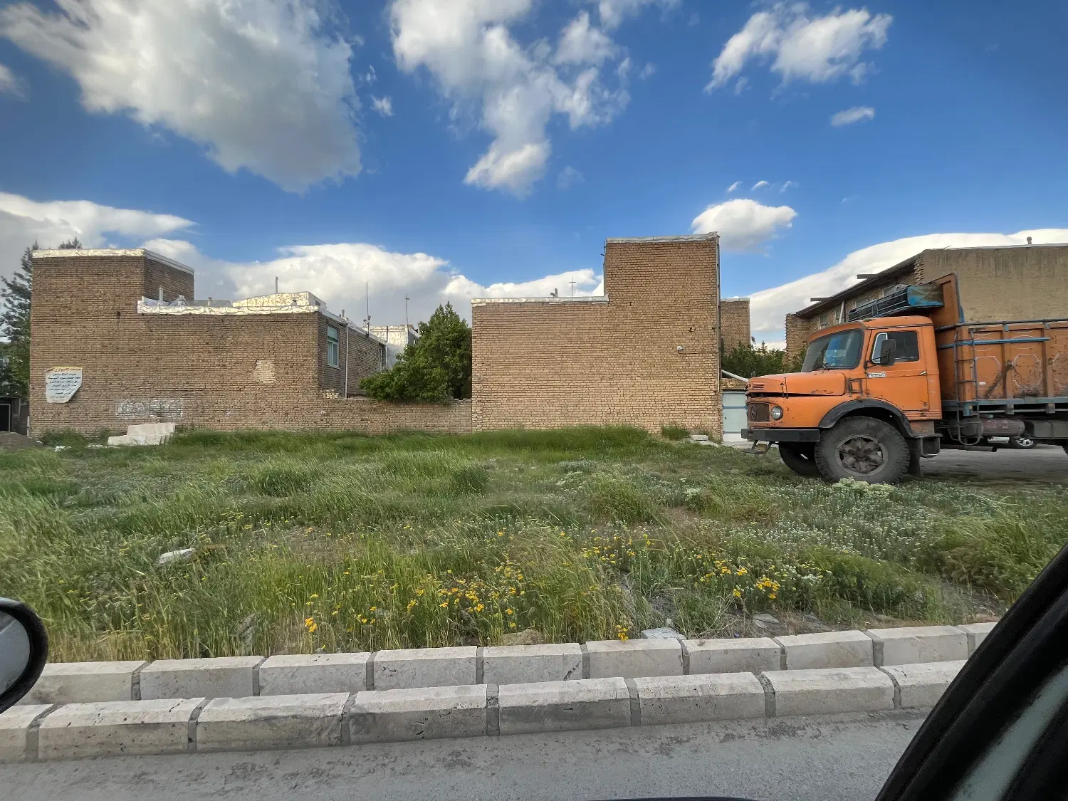 زمین فروشی نوبنیاد
