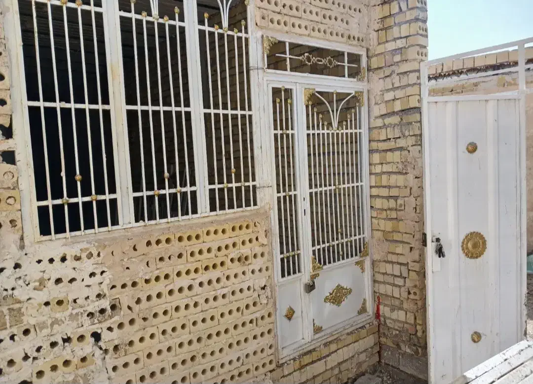 ویلایی ۱۰۰ متری با مغازه