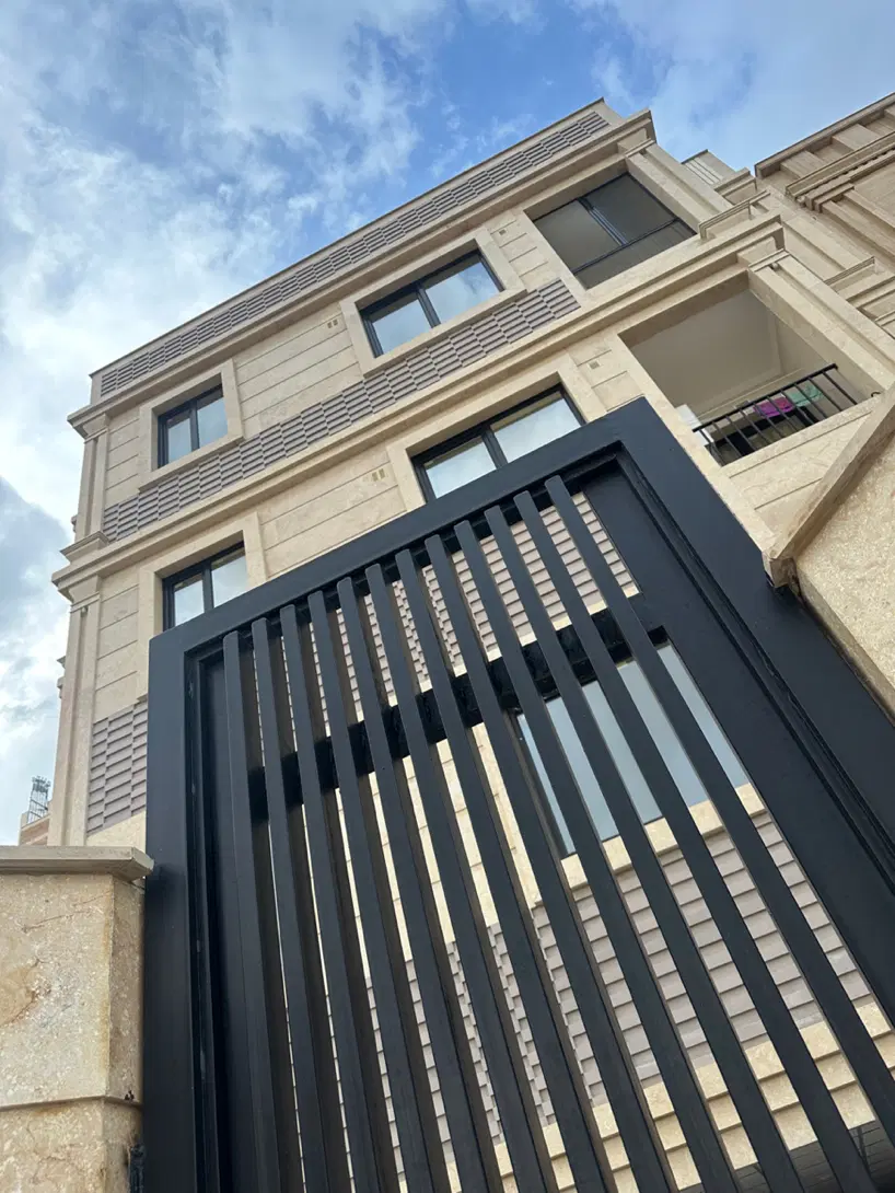 اپارتمان نوساز ۳ خواب
