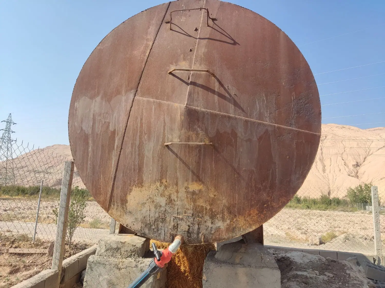 یک قطعه باغچه واقع در نارهه بنه کوه گرمسار