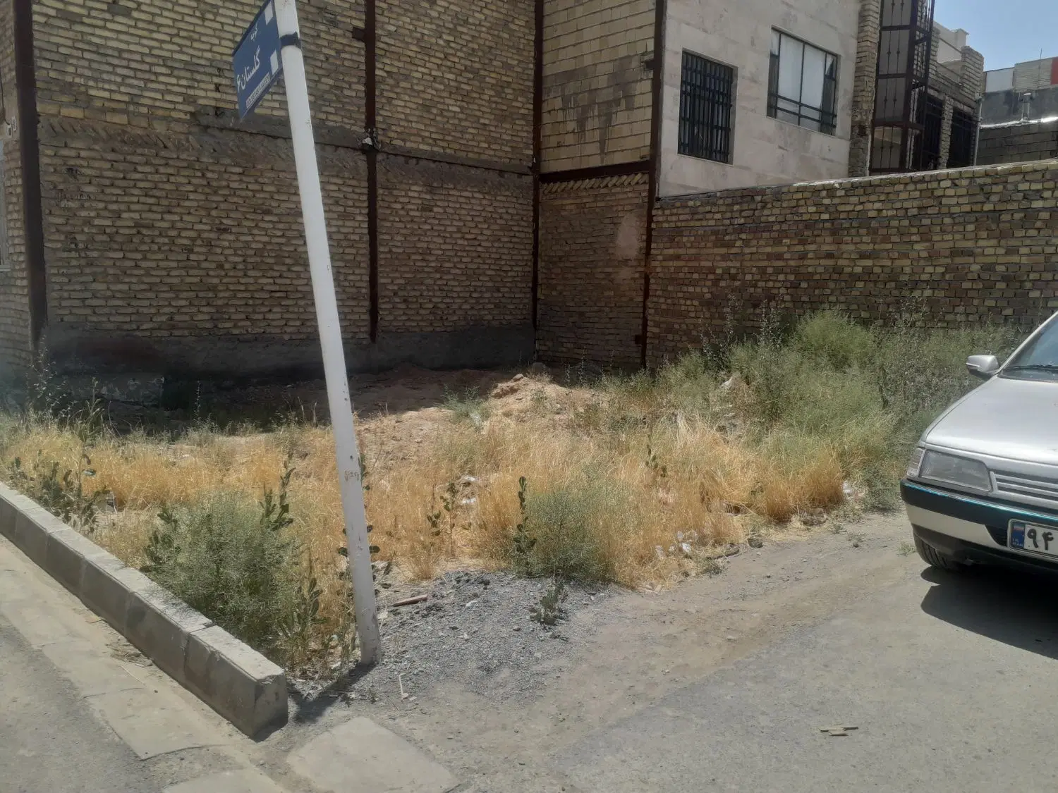 زمین مسکونی