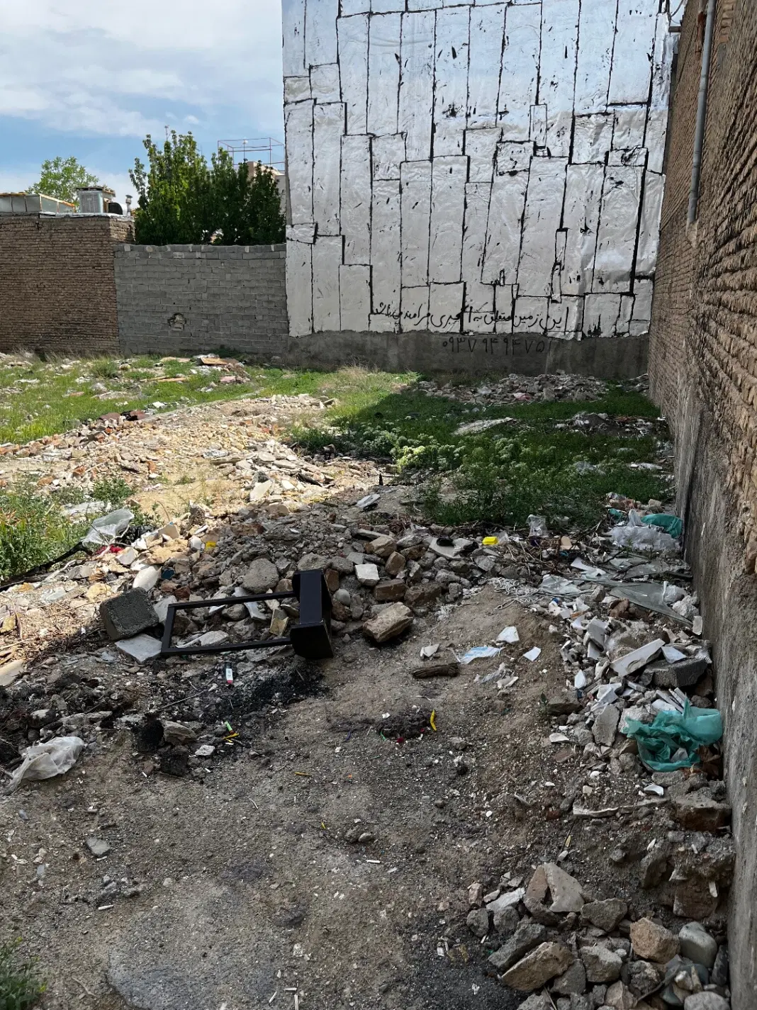 176 متر مسکونی