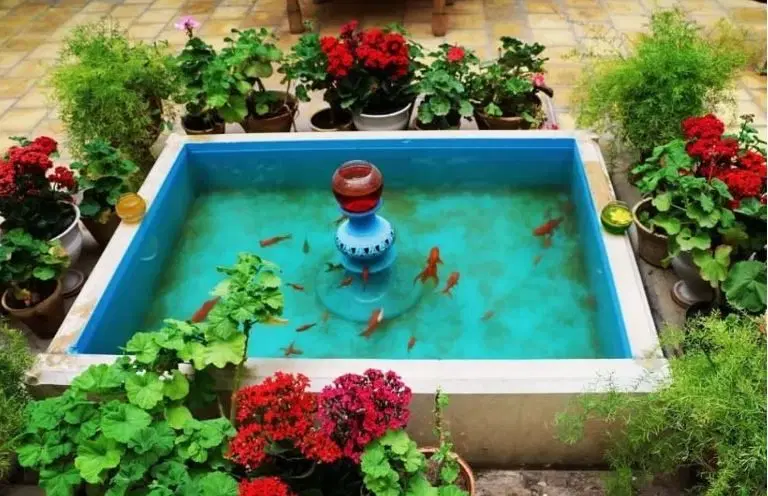 ویلایی بزرگ،فلکه احمد آباد،ابتدای جی،خیابان کاخ