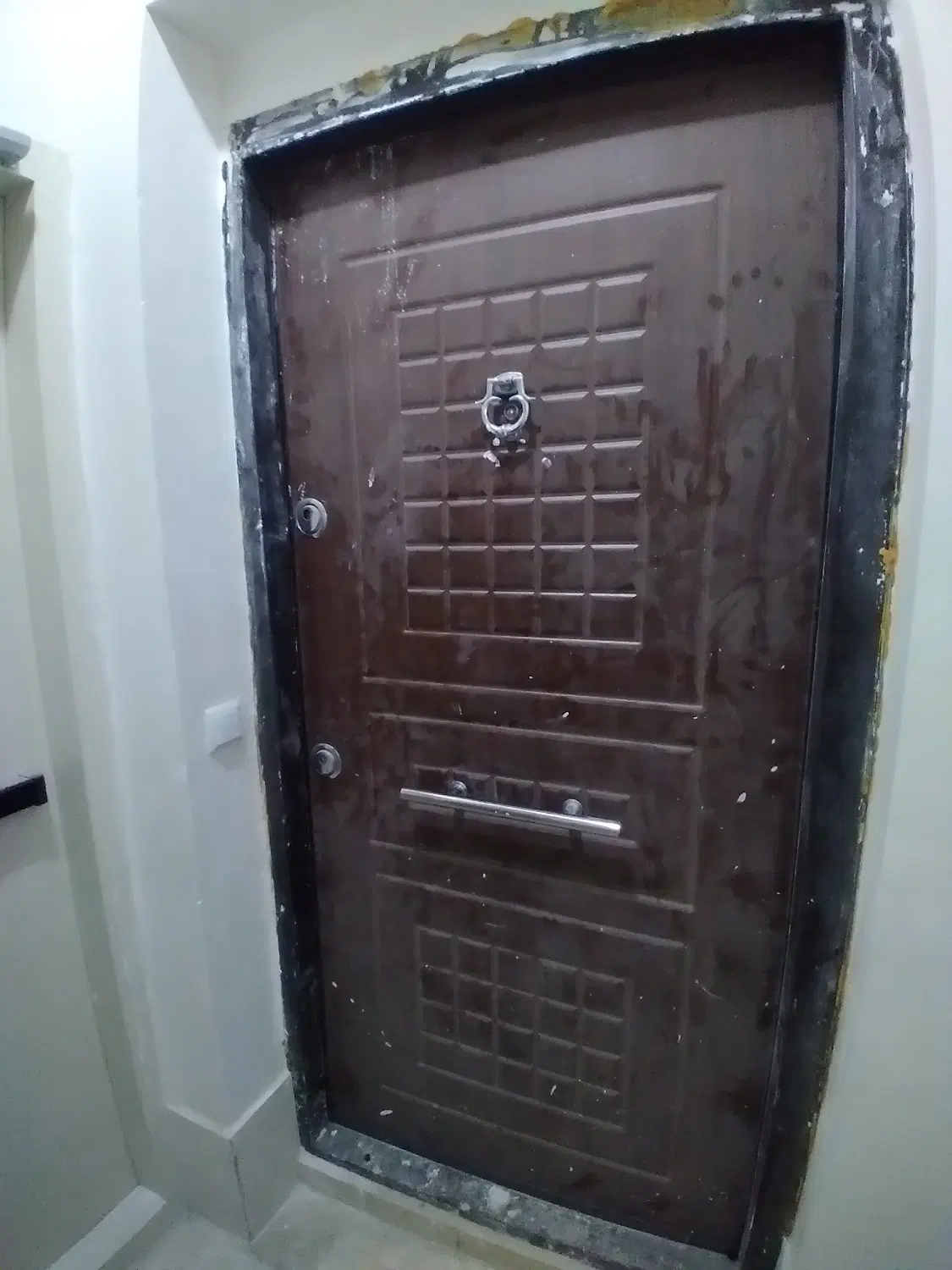 فروش آپارتمان۲۱۸متری نوساز چهارخوابه در داخل شهر