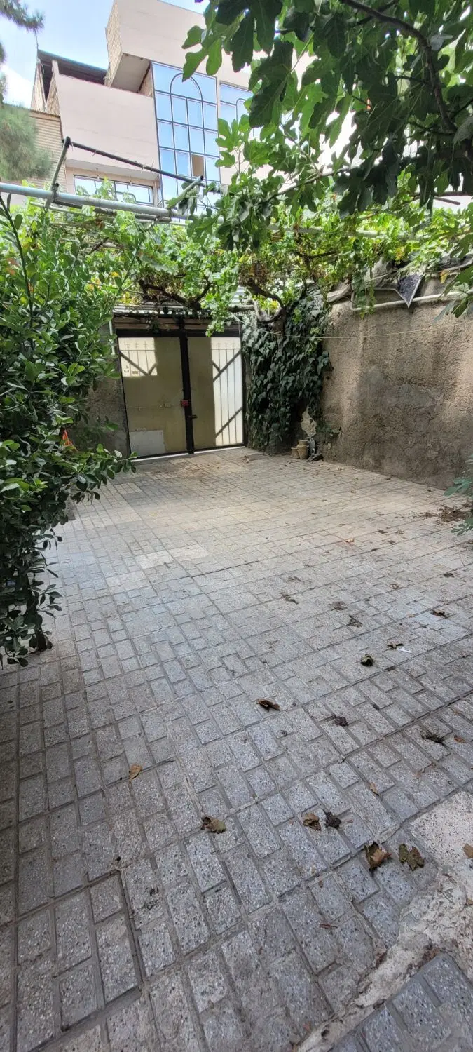 ویلایی ۱۲۰ متری۲طبقه نزدیک حرم سند شش‌دانگ