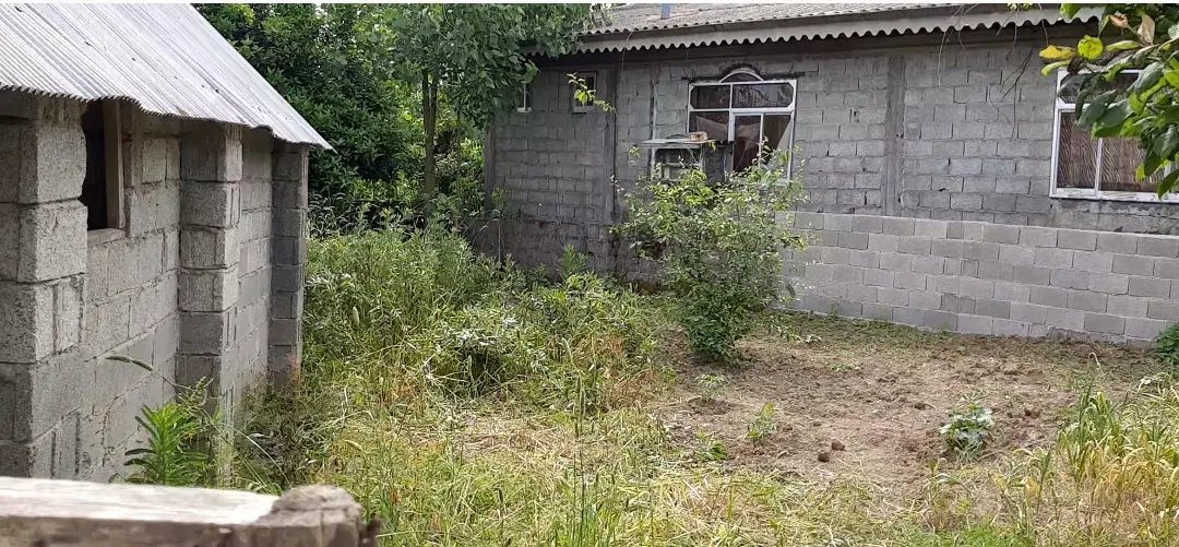 زمین چهار دیواری مسکونی روستایی
