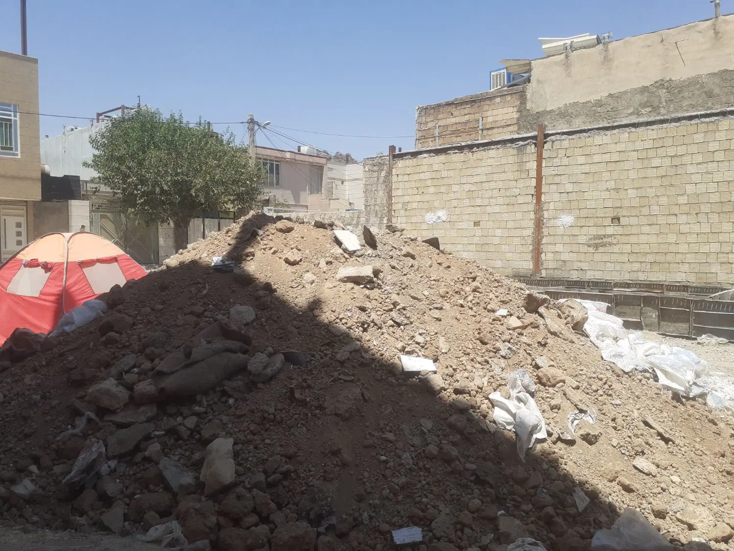 زمین پاپی خالدار۱۱۵متر