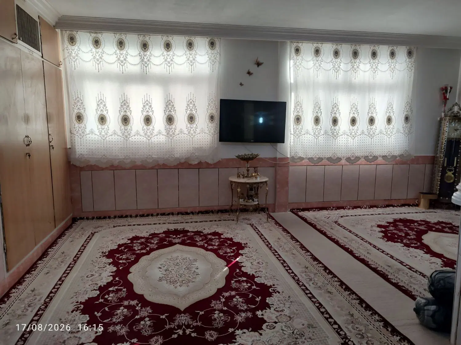 ساختمان ۳طبقه با زیر زمین