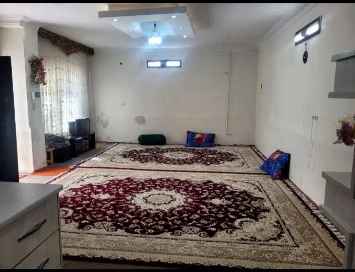 100 متری ویلایی