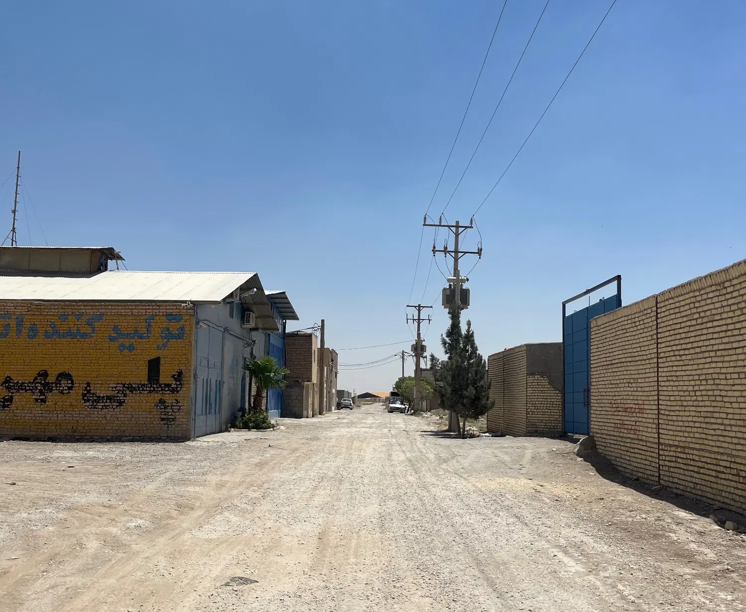 چهاردیواری سوله کارگاه با سند حبیب آباد دولت آباد