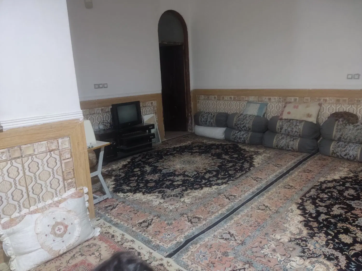 یک سرویس کامل خانه درشهرک گاوداران میلان یک